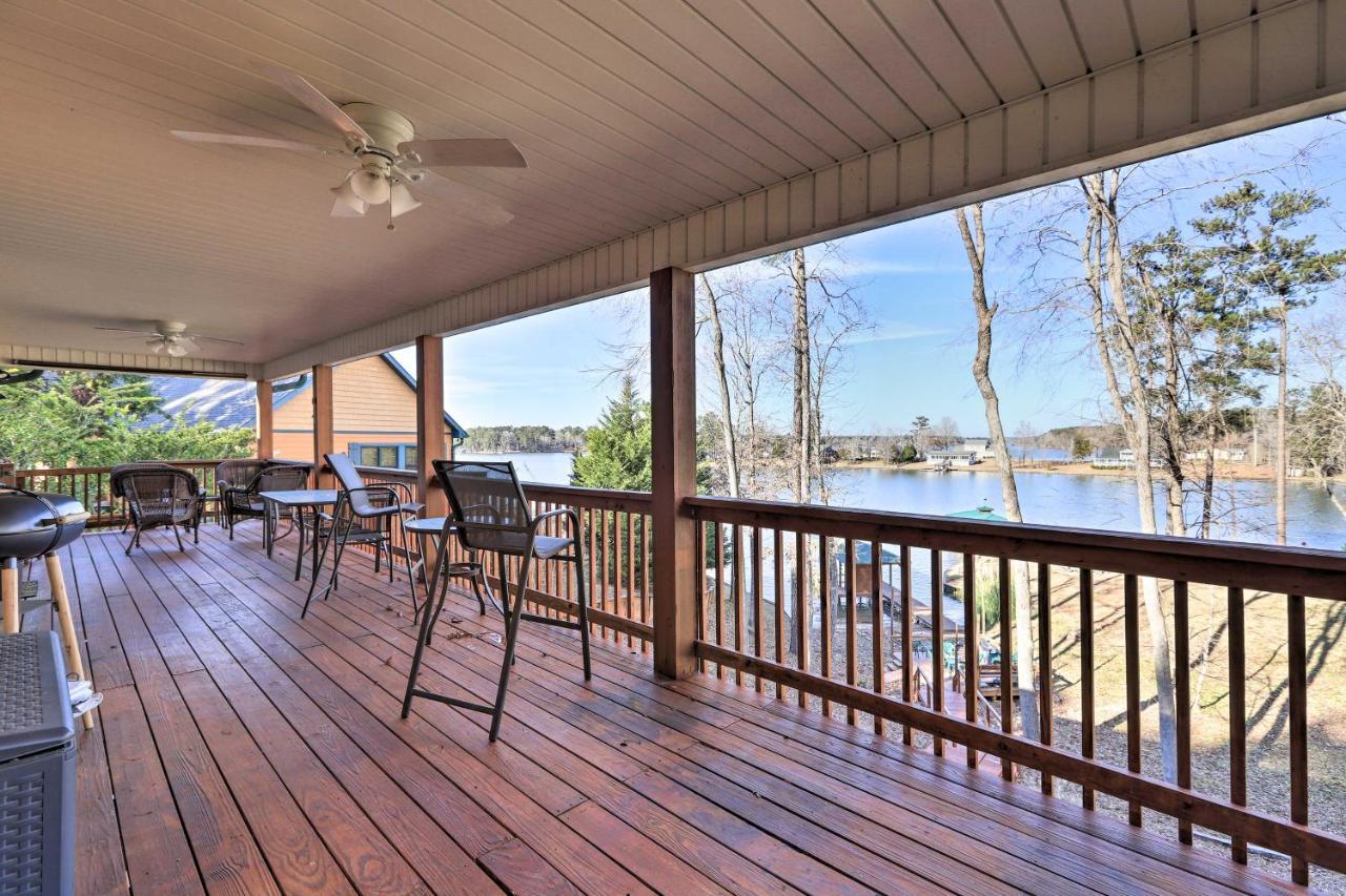 Lakefront Sparta Cottage With Decks And Boat Dock Luaran gambar