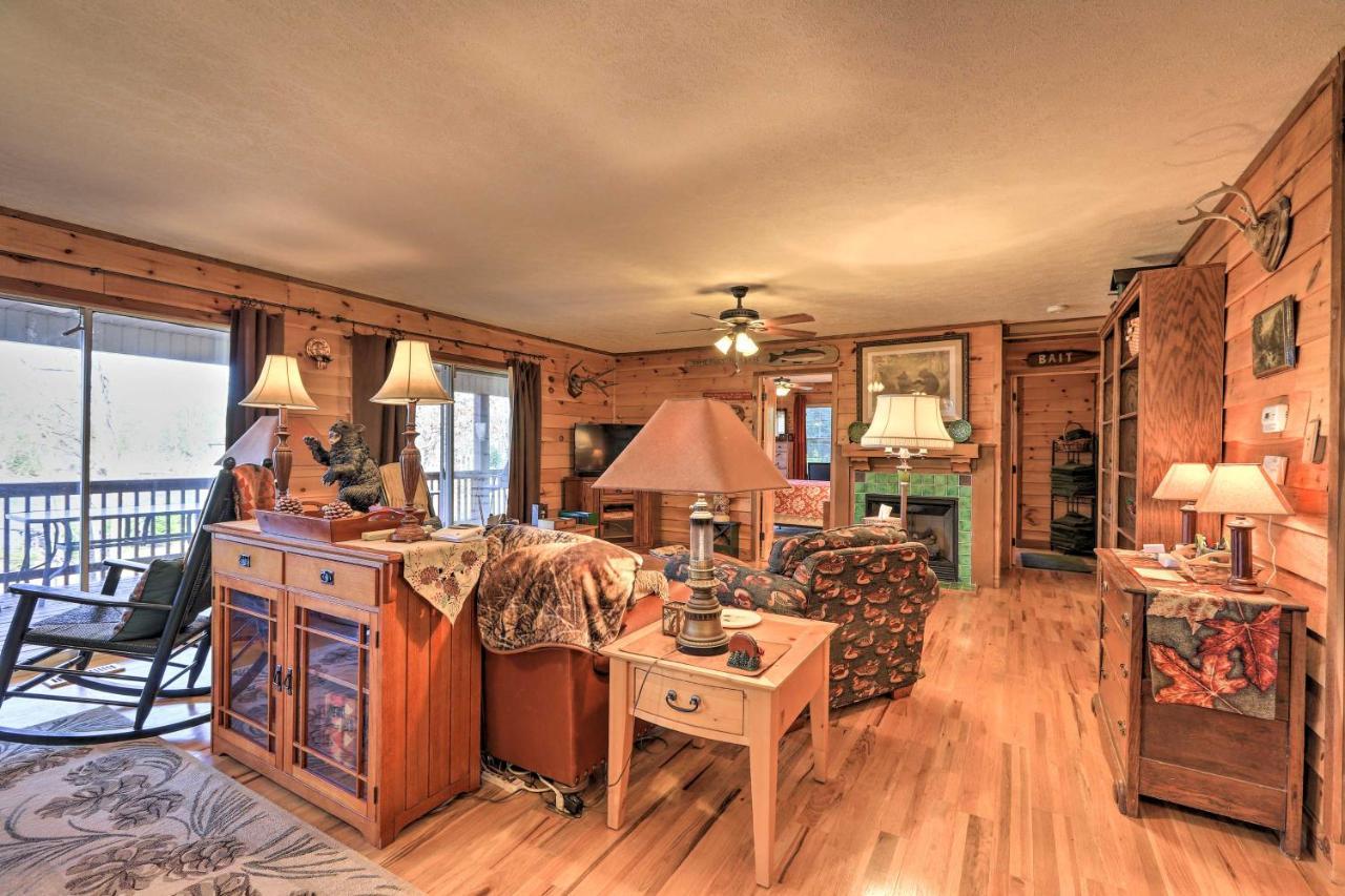 Lakefront Sparta Cottage With Decks And Boat Dock Luaran gambar