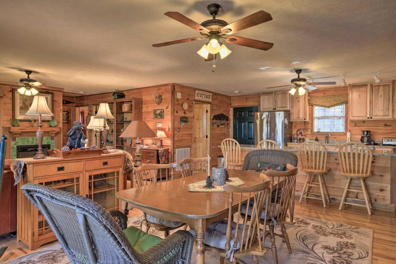 Lakefront Sparta Cottage With Decks And Boat Dock Luaran gambar
