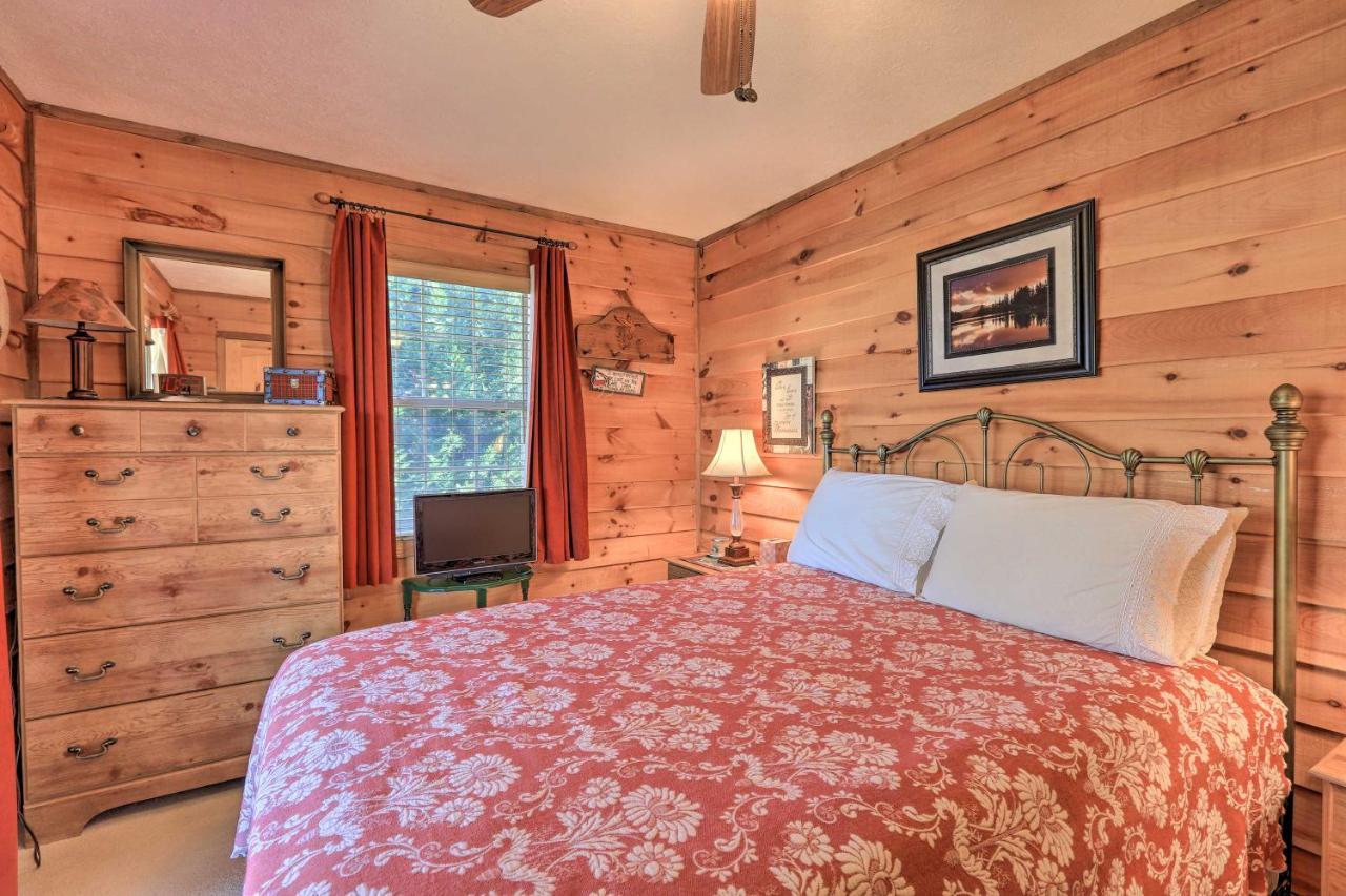 Lakefront Sparta Cottage With Decks And Boat Dock Luaran gambar