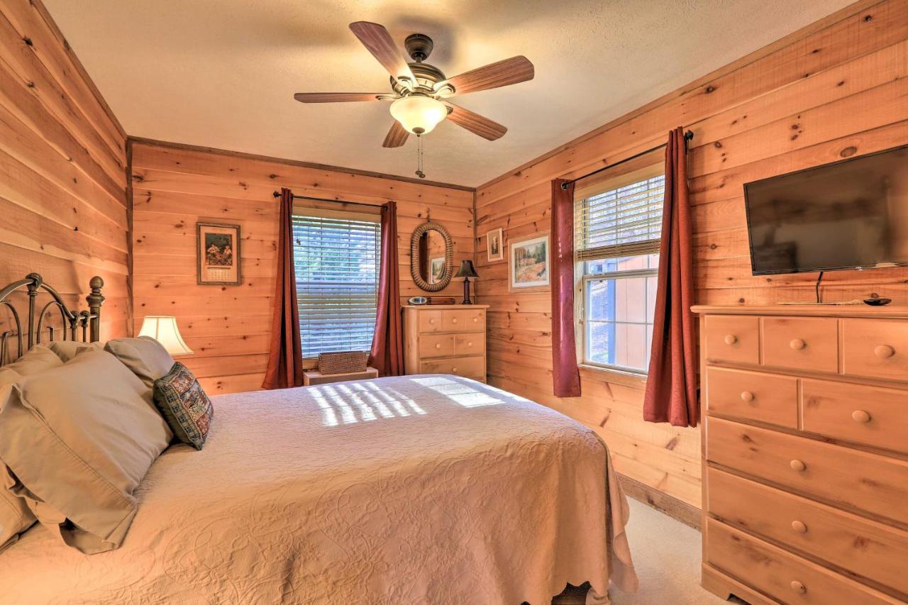 Lakefront Sparta Cottage With Decks And Boat Dock Luaran gambar
