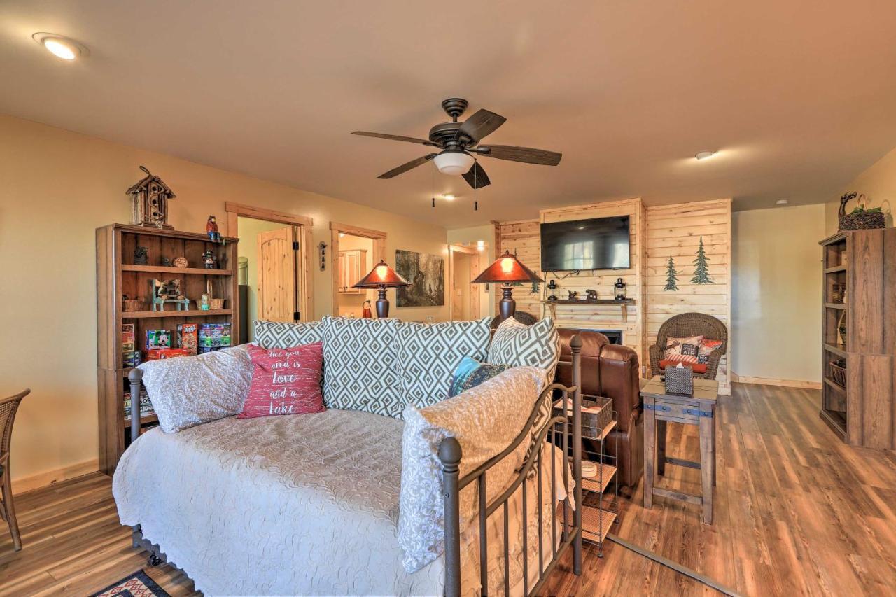 Lakefront Sparta Cottage With Decks And Boat Dock Luaran gambar