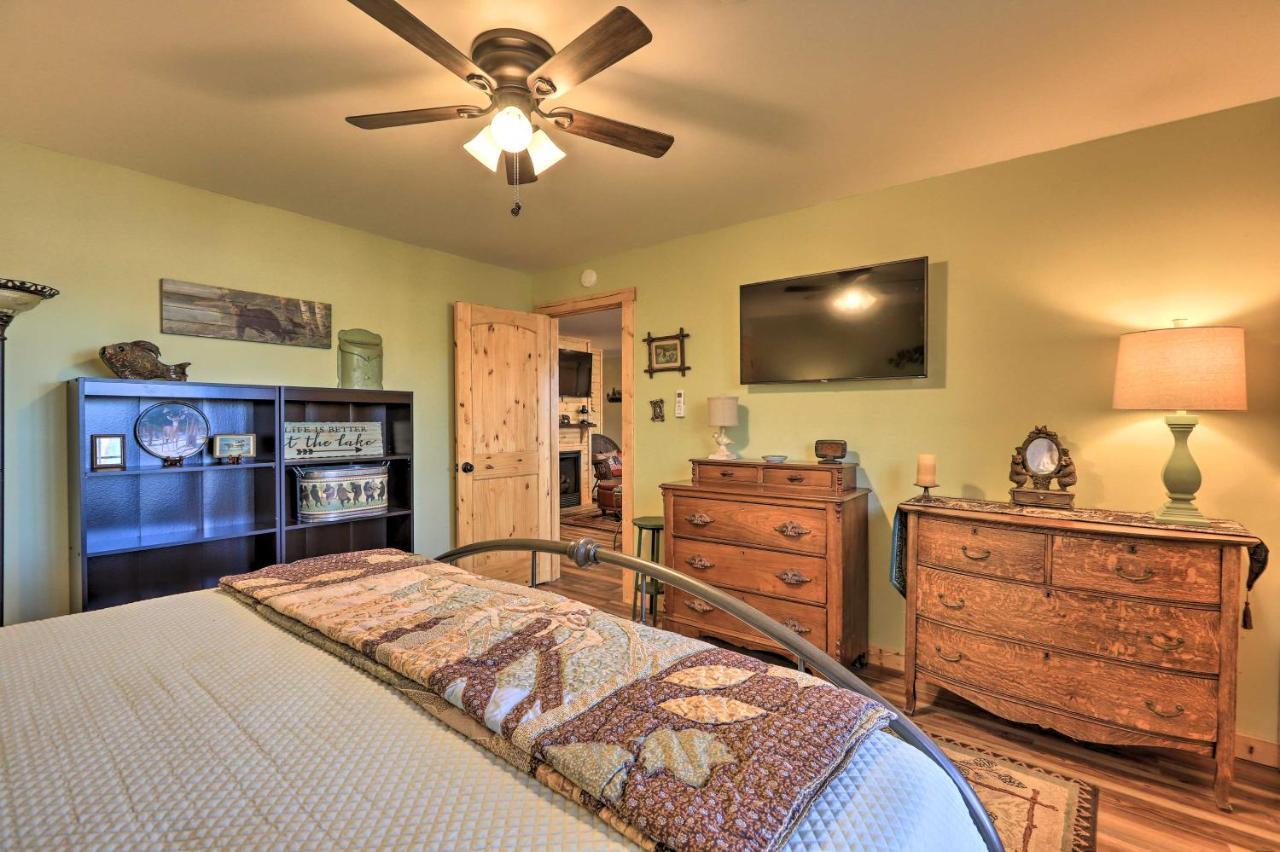 Lakefront Sparta Cottage With Decks And Boat Dock Luaran gambar