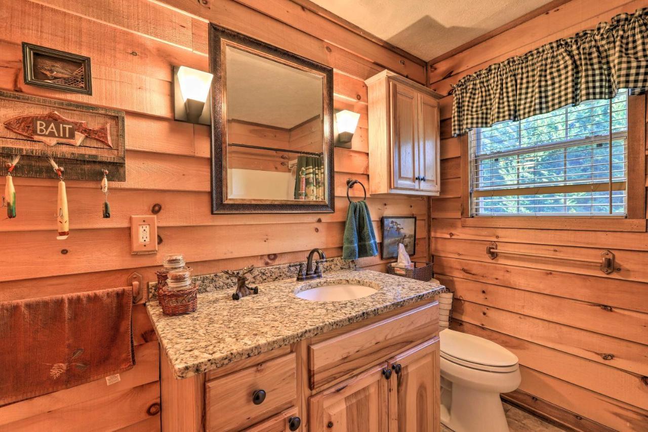 Lakefront Sparta Cottage With Decks And Boat Dock Luaran gambar
