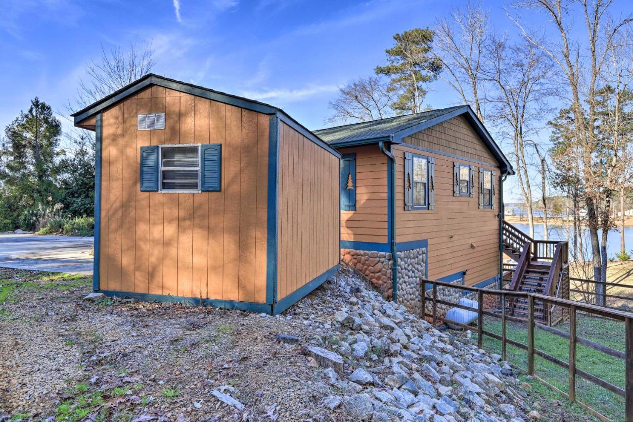 Lakefront Sparta Cottage With Decks And Boat Dock Luaran gambar